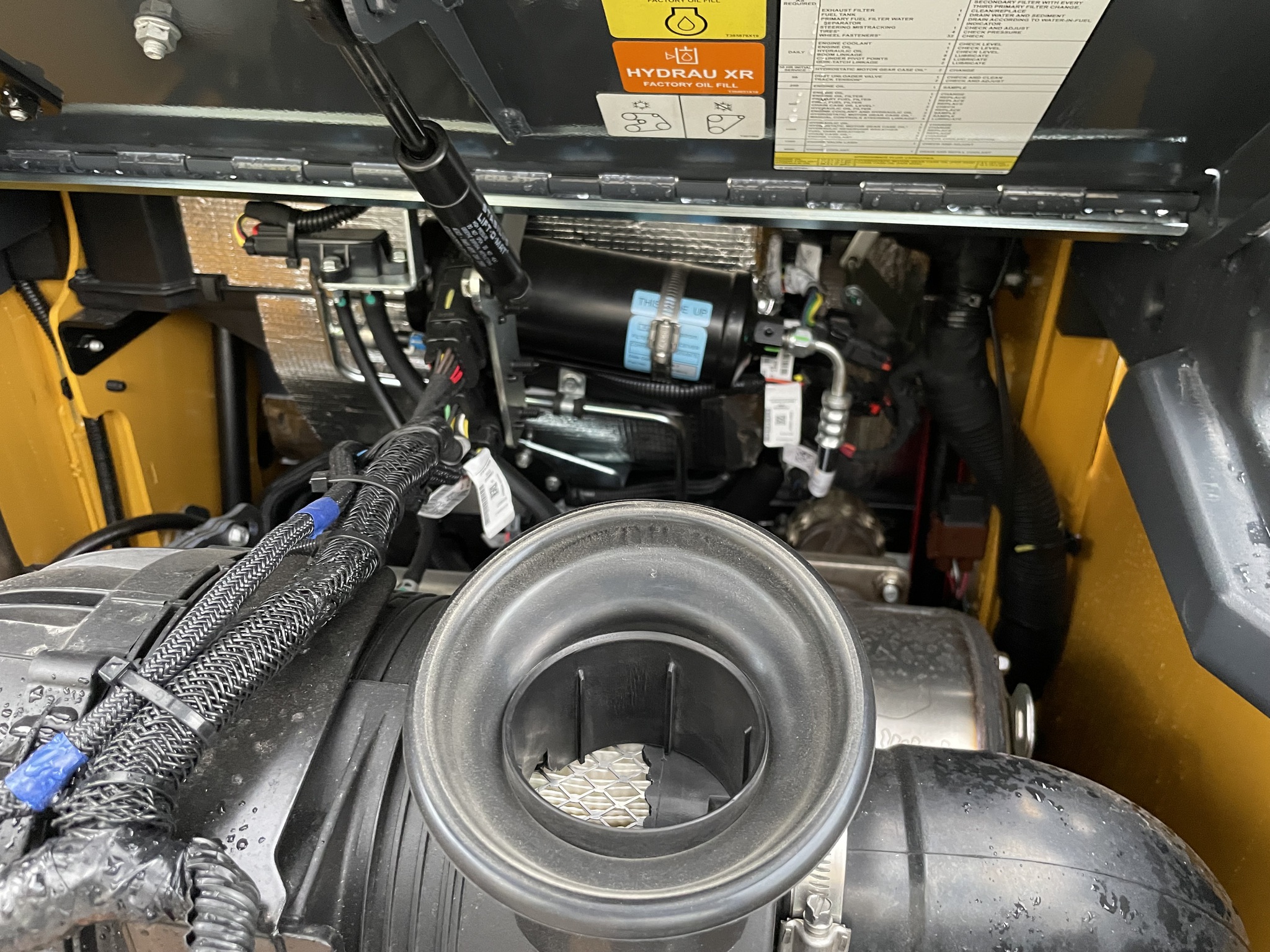 2025 John Deere 325G Image 6
