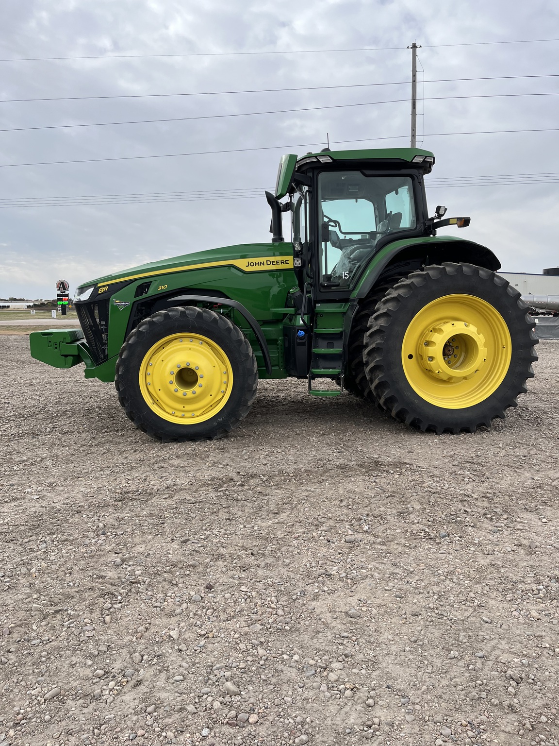 2025 John Deere 8R 310 Image 4