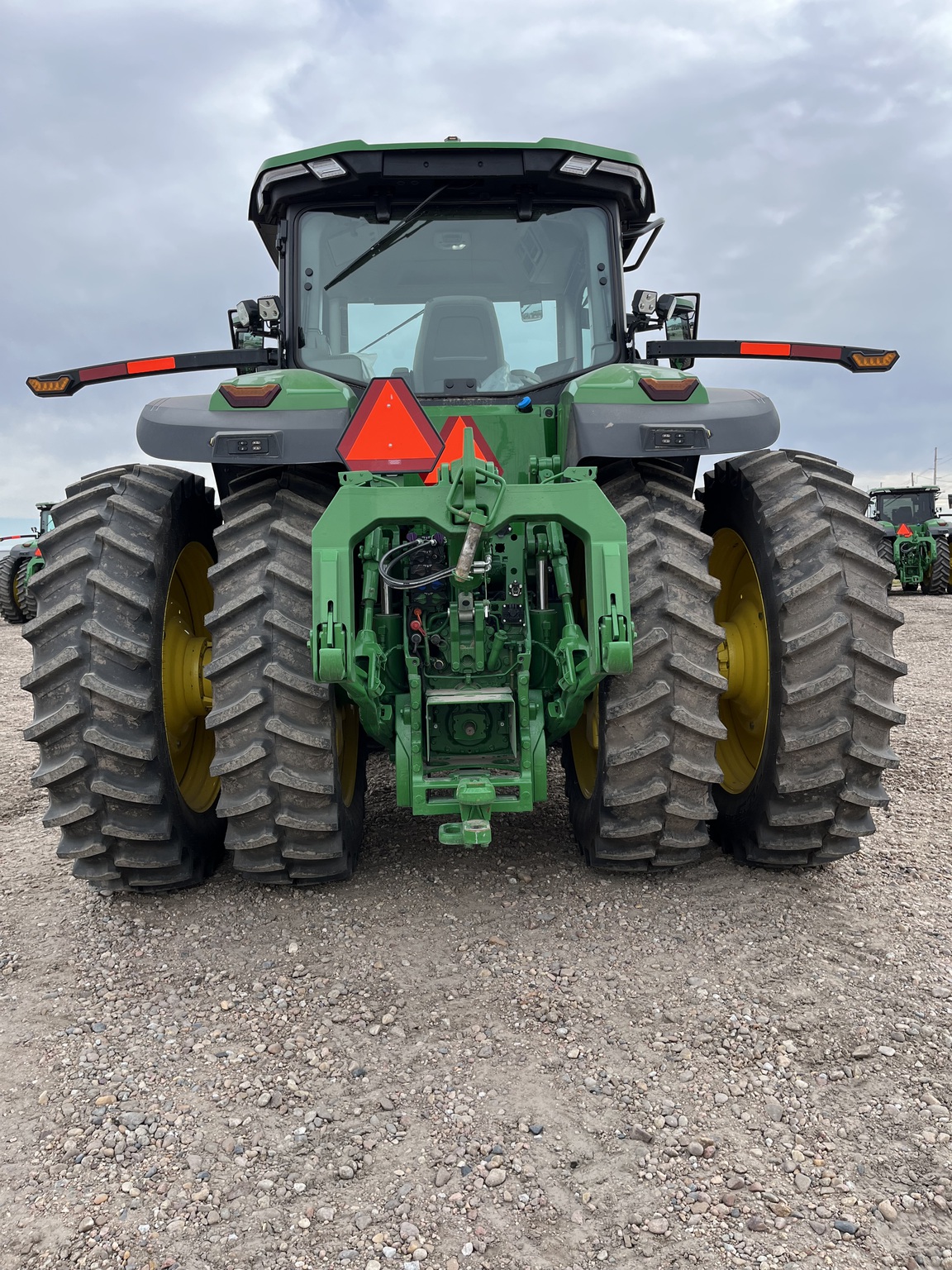 2025 John Deere 8R 310 Image 6