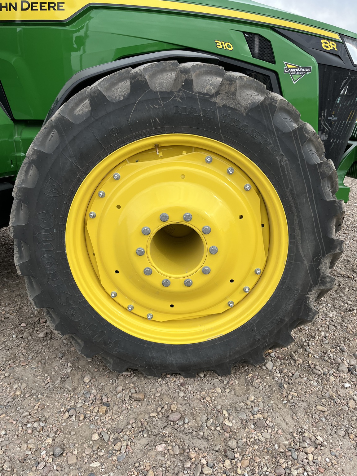 2025 John Deere 8R 310 Image 11