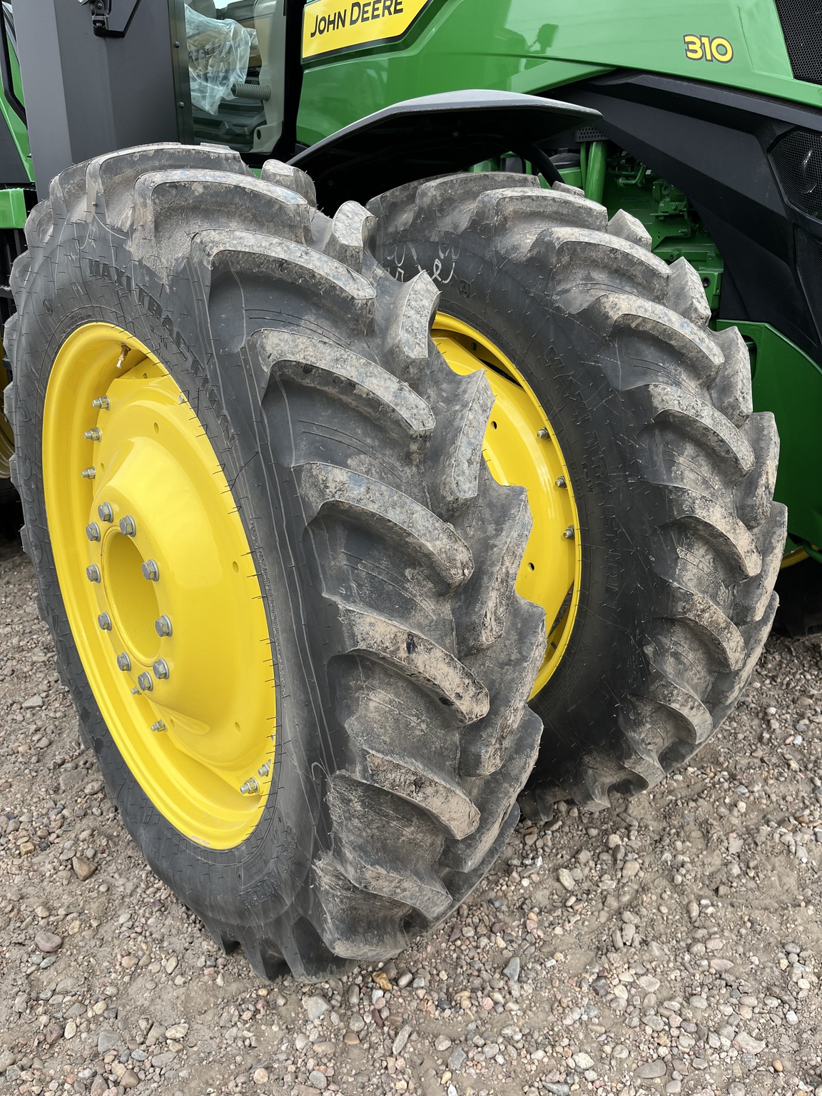 2025 John Deere 8R 310 Image 12