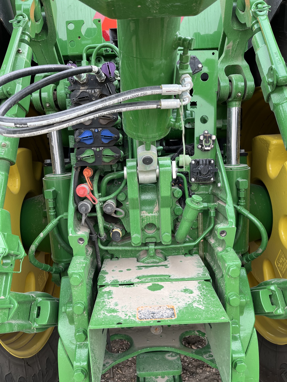 2025 John Deere 8R 310 Image 13