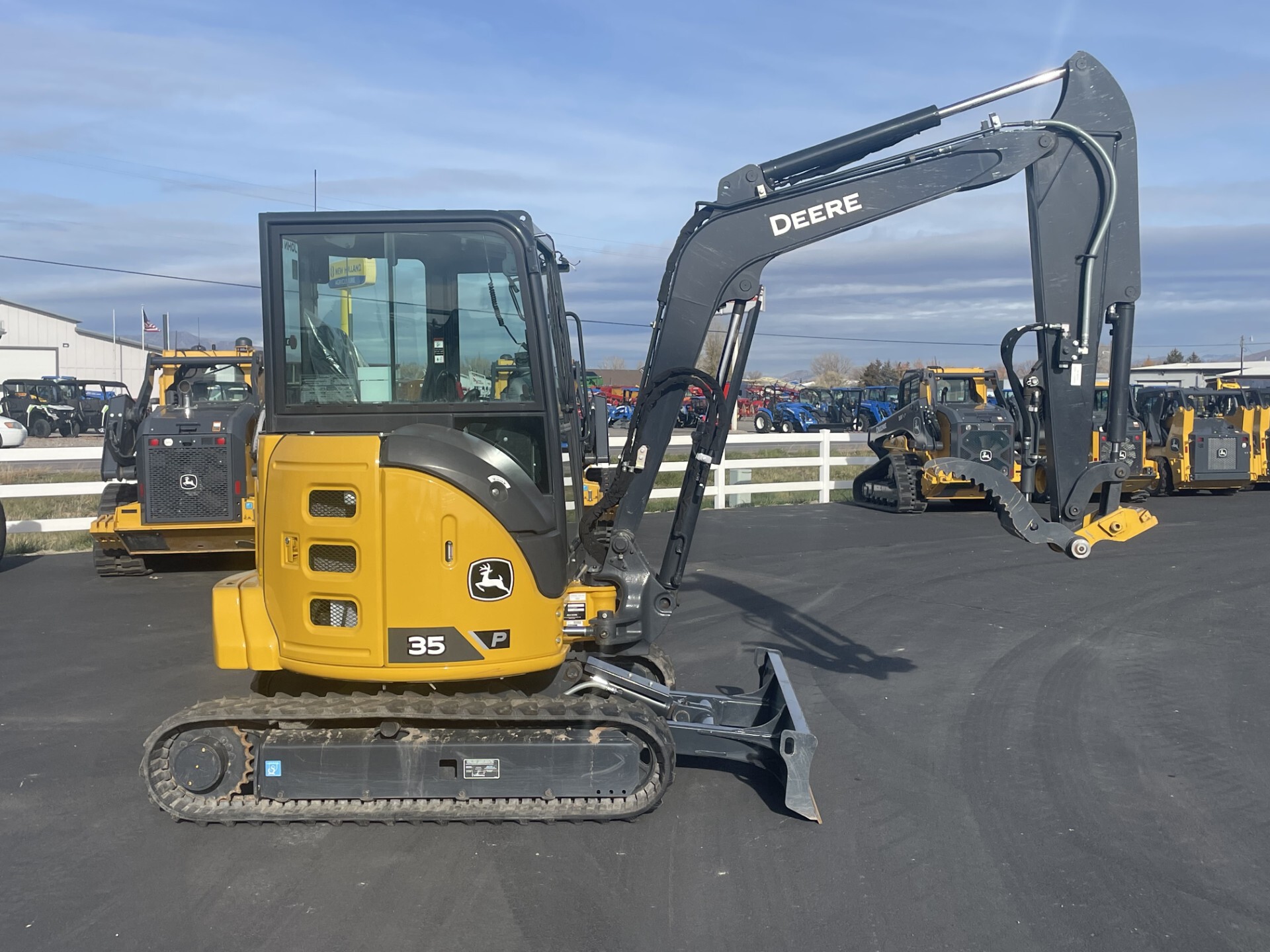 2024 John Deere 35 P Image 5