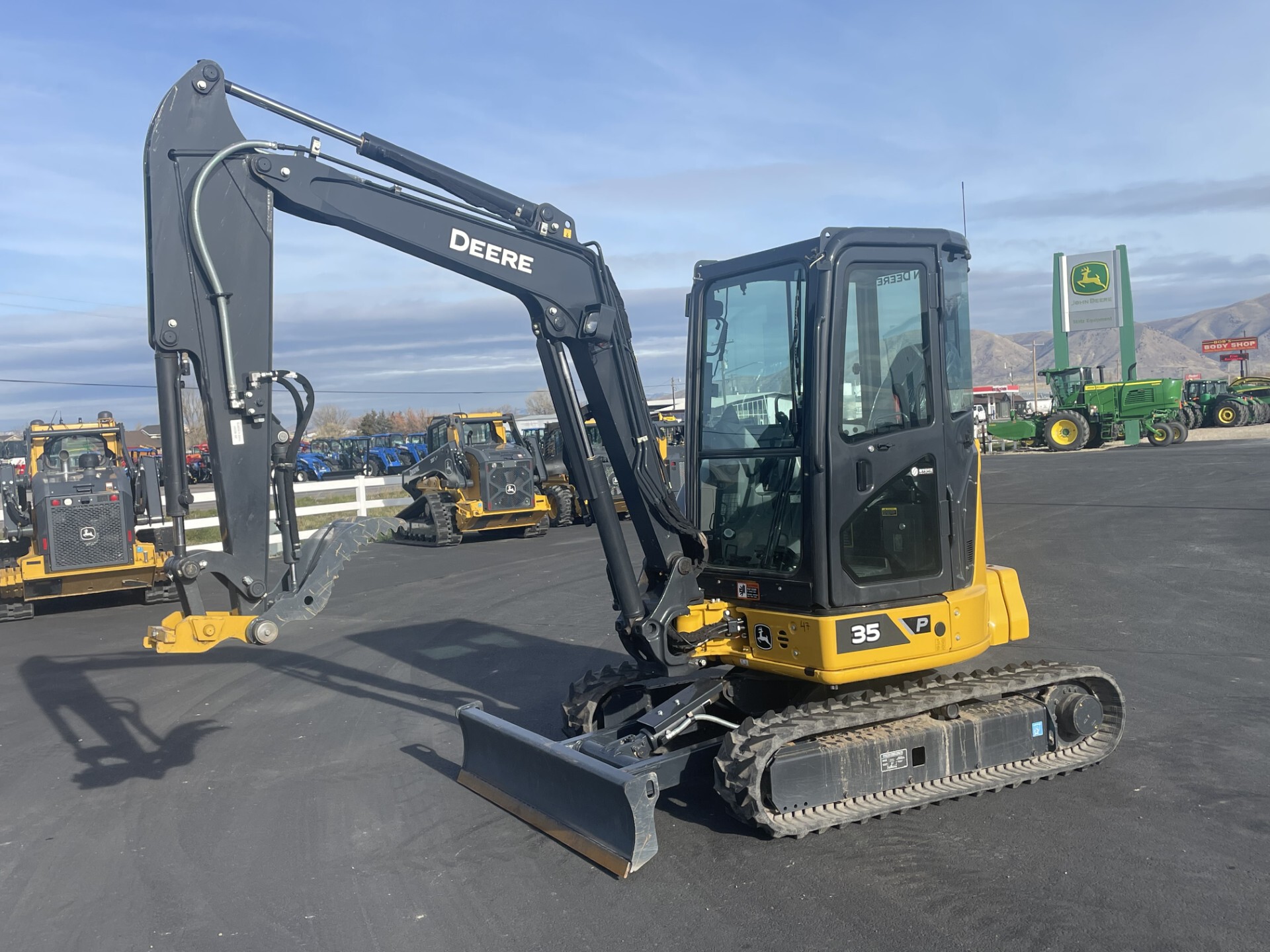 2024 John Deere 35 P Image 1