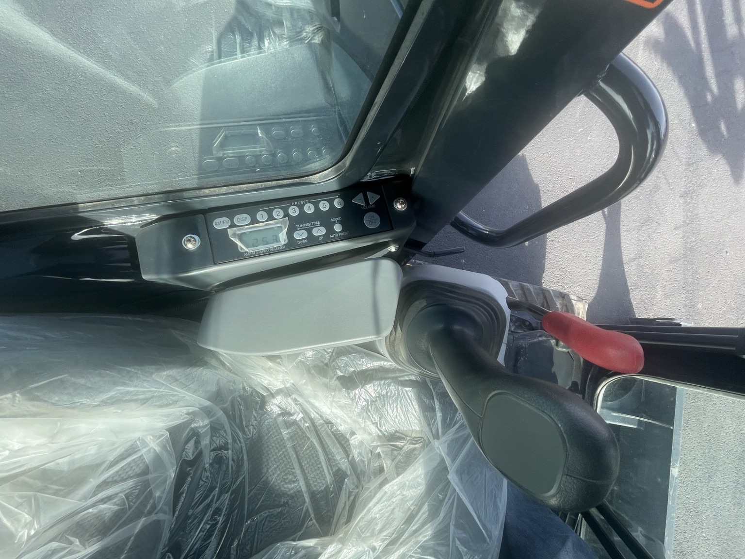 2024 John Deere 35 P Image 23