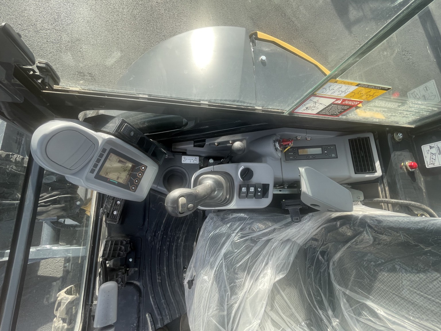 2024 John Deere 35 P Image 22