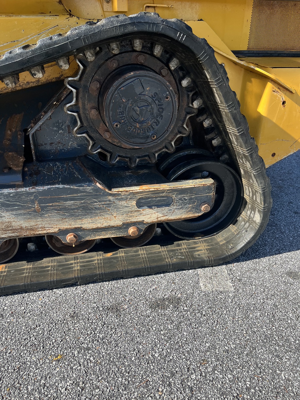 2022 John Deere 331G Image 8