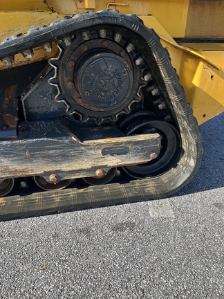 2022 John Deere 331G Picture 8 2022 John Deere 331G-8