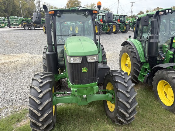 2022 John Deere 6135E