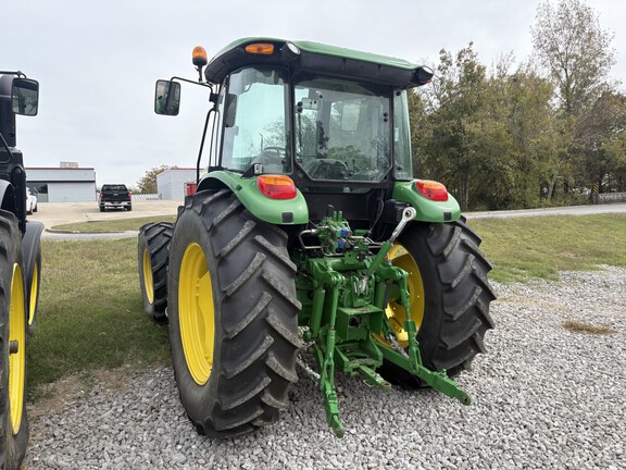 2022 John Deere 6135E