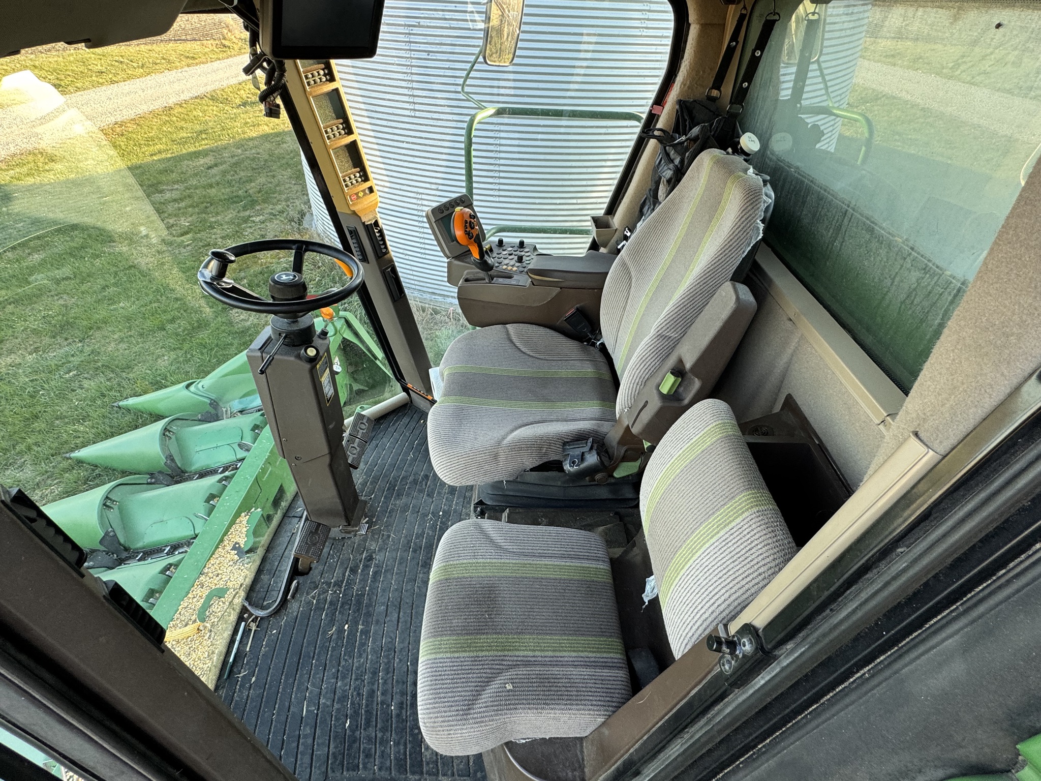  2010 John Deere 9570 STS at Heritage Tractor in Galesburg, IL
