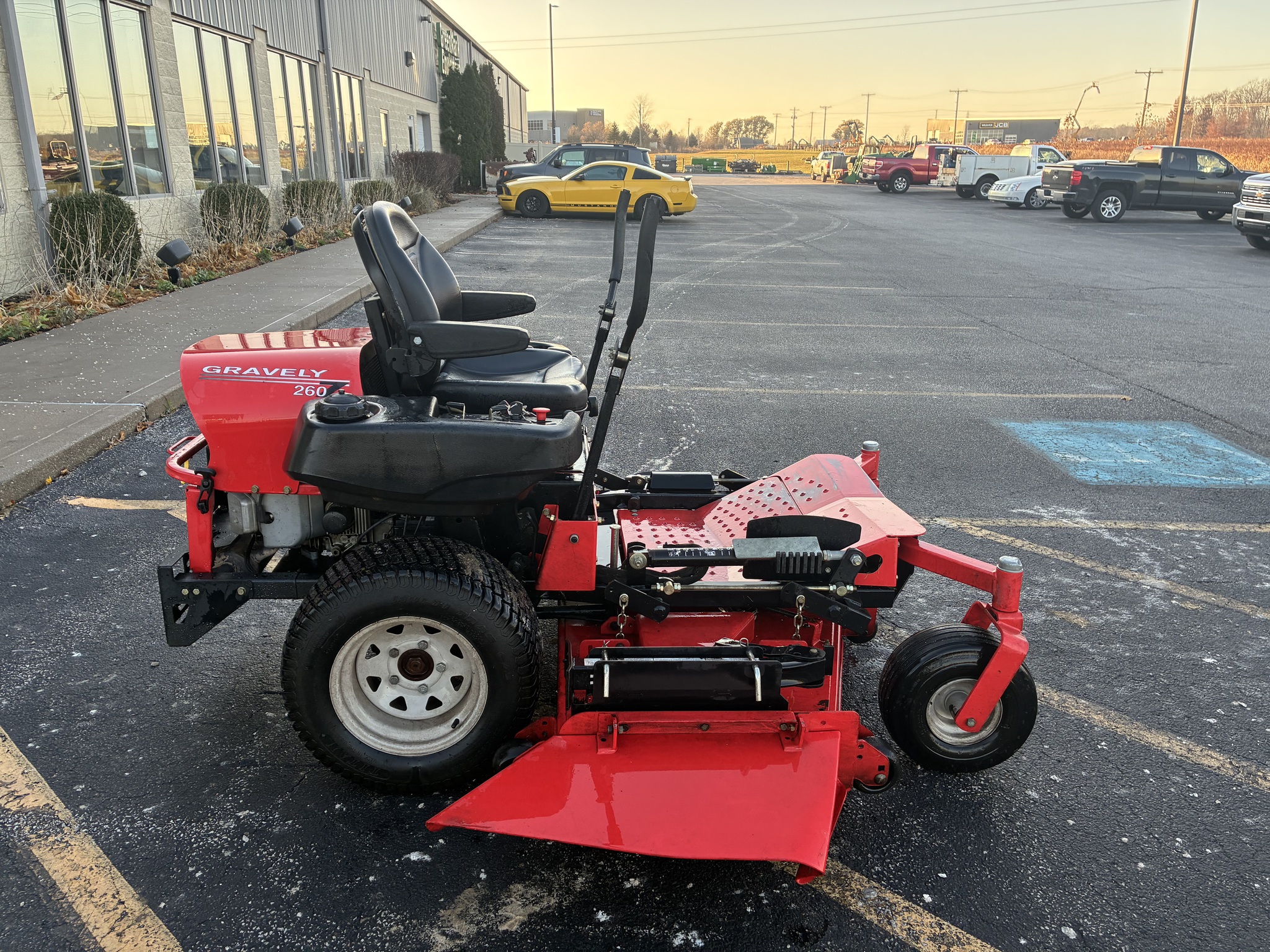 2004 Gravely 260Z-25 Image 2