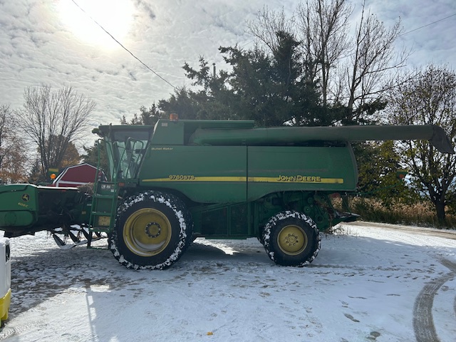 2006 John Deere 9760 STS Image 2