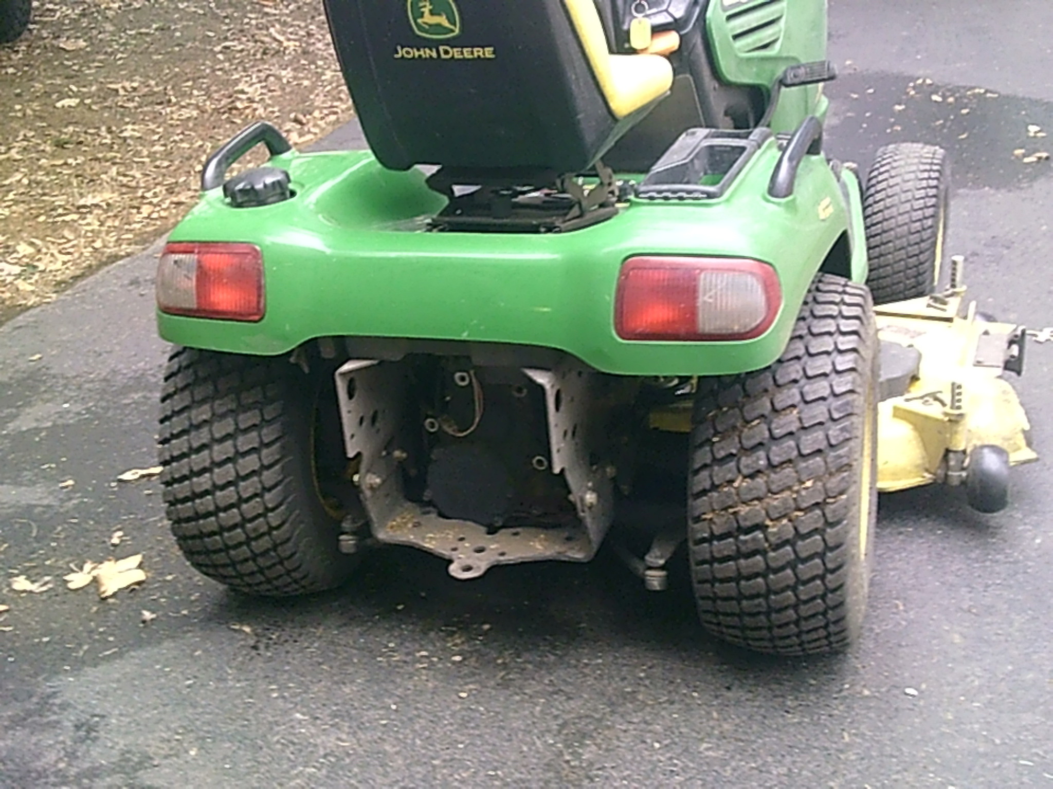 2008 John Deere X724 Image 4