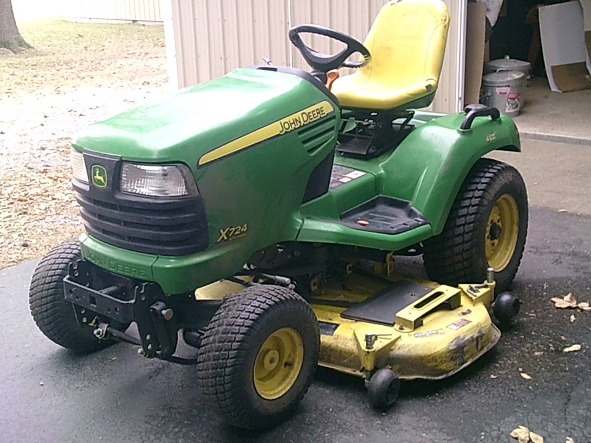 2008 John Deere X724 Image 7