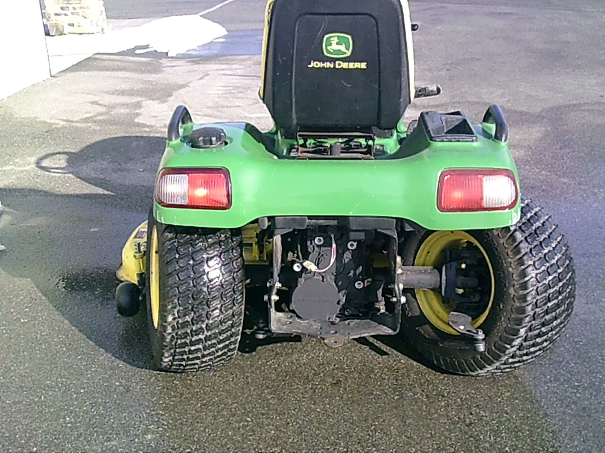 2008 John Deere X724 Image 3