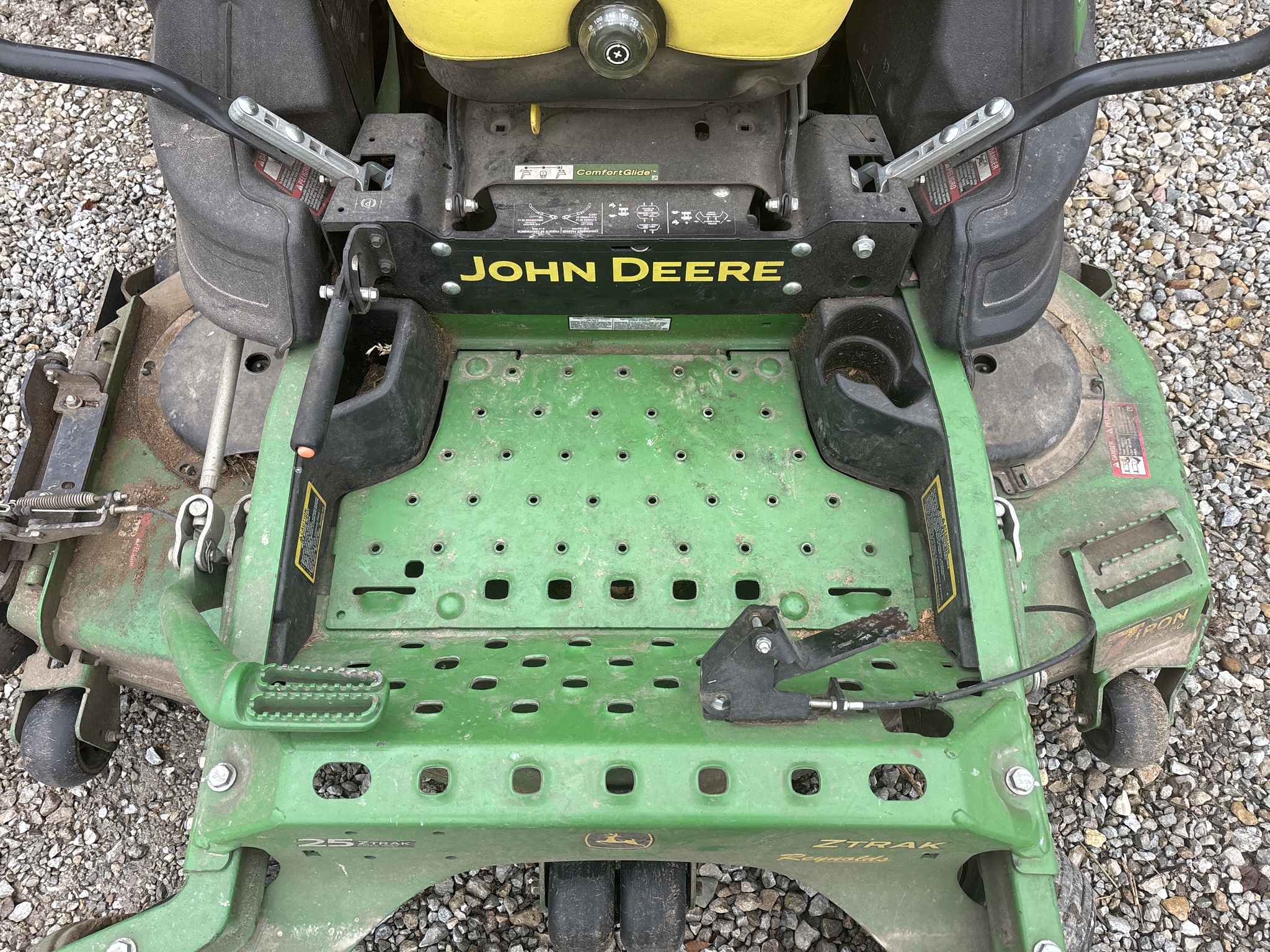Used 2022 John Deere Z950M Zero Turn Mowers at Koenig Equipment in Greenfield, IN - PhotoXL9