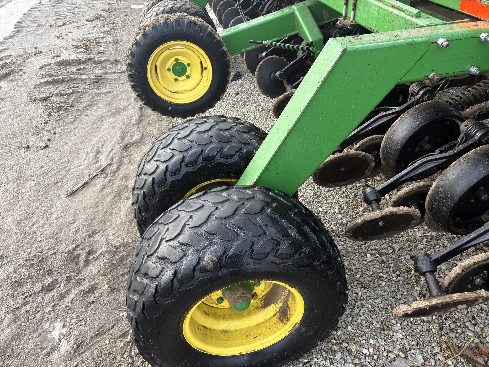 2005 John Deere 1590 Image 11