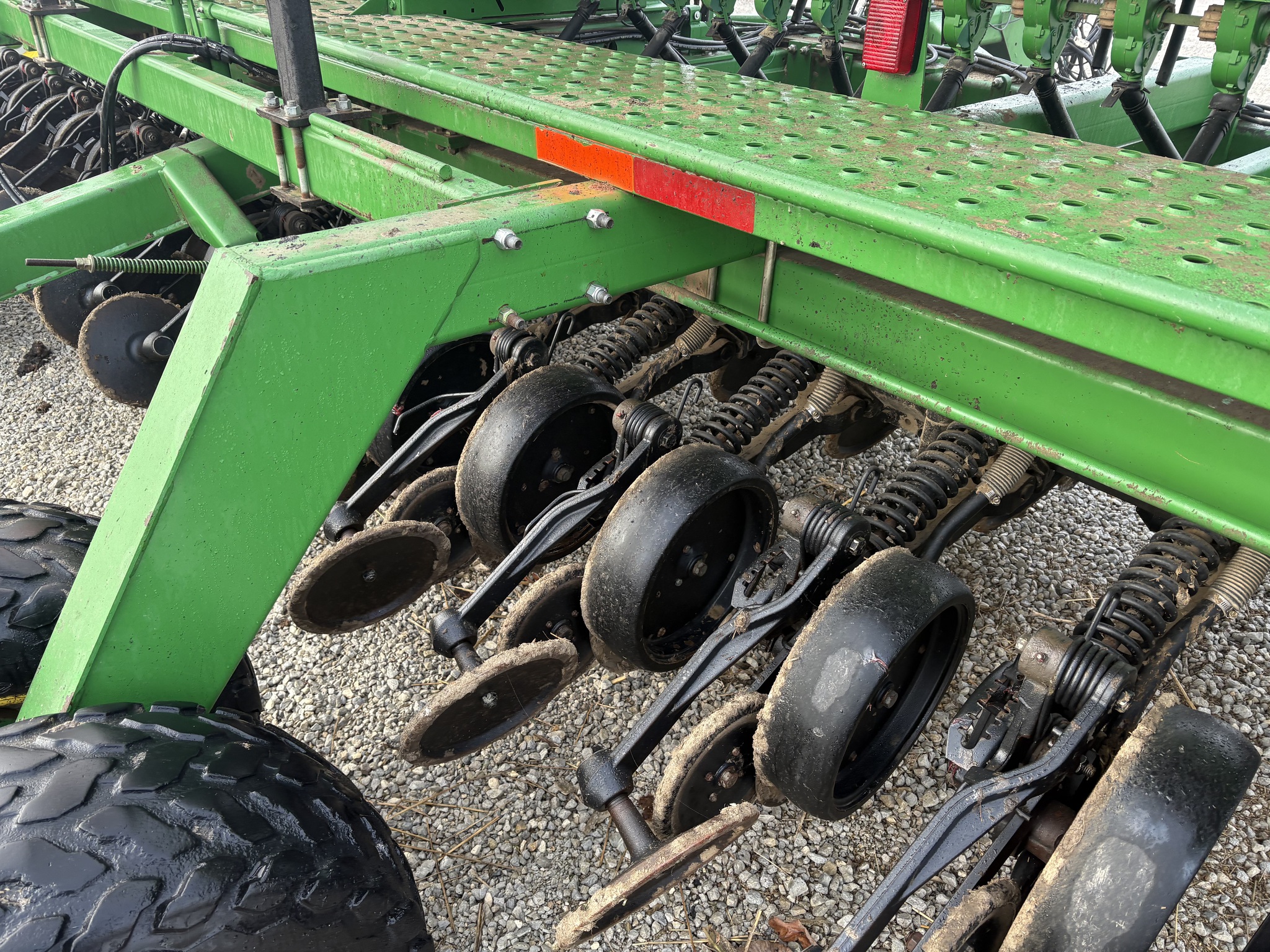 2005 John Deere 1590 Image 12