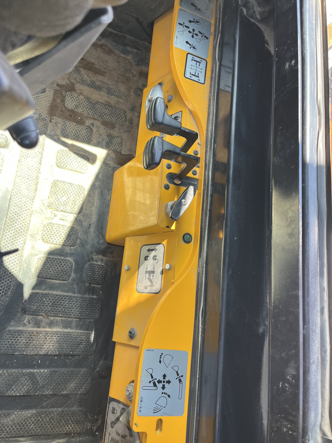  2020 JCB 1CXT at Heritage Tractor in Nevada, MO