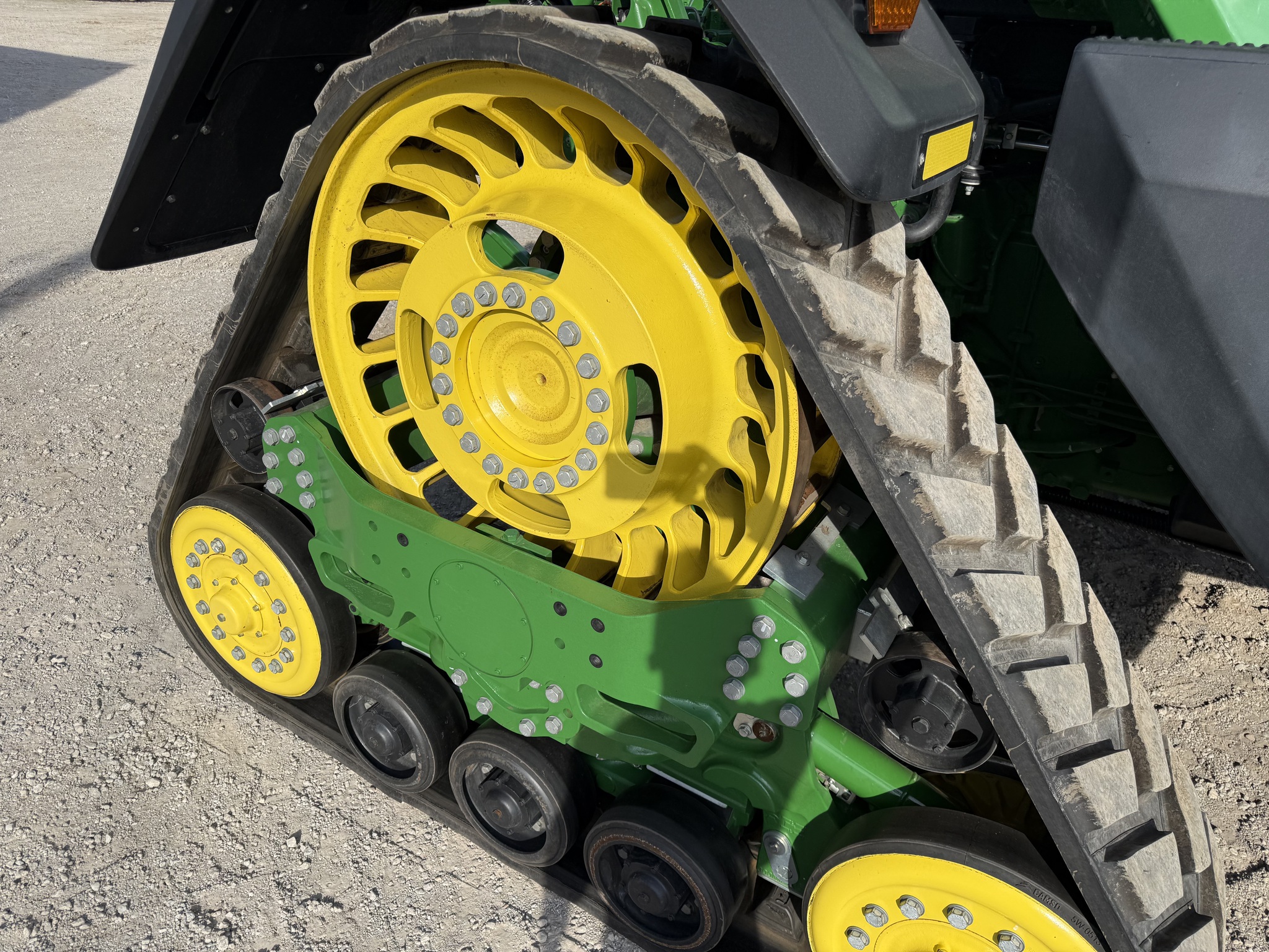  2021 John Deere 8RX 370 at Heritage Tractor in Pontiac, IL