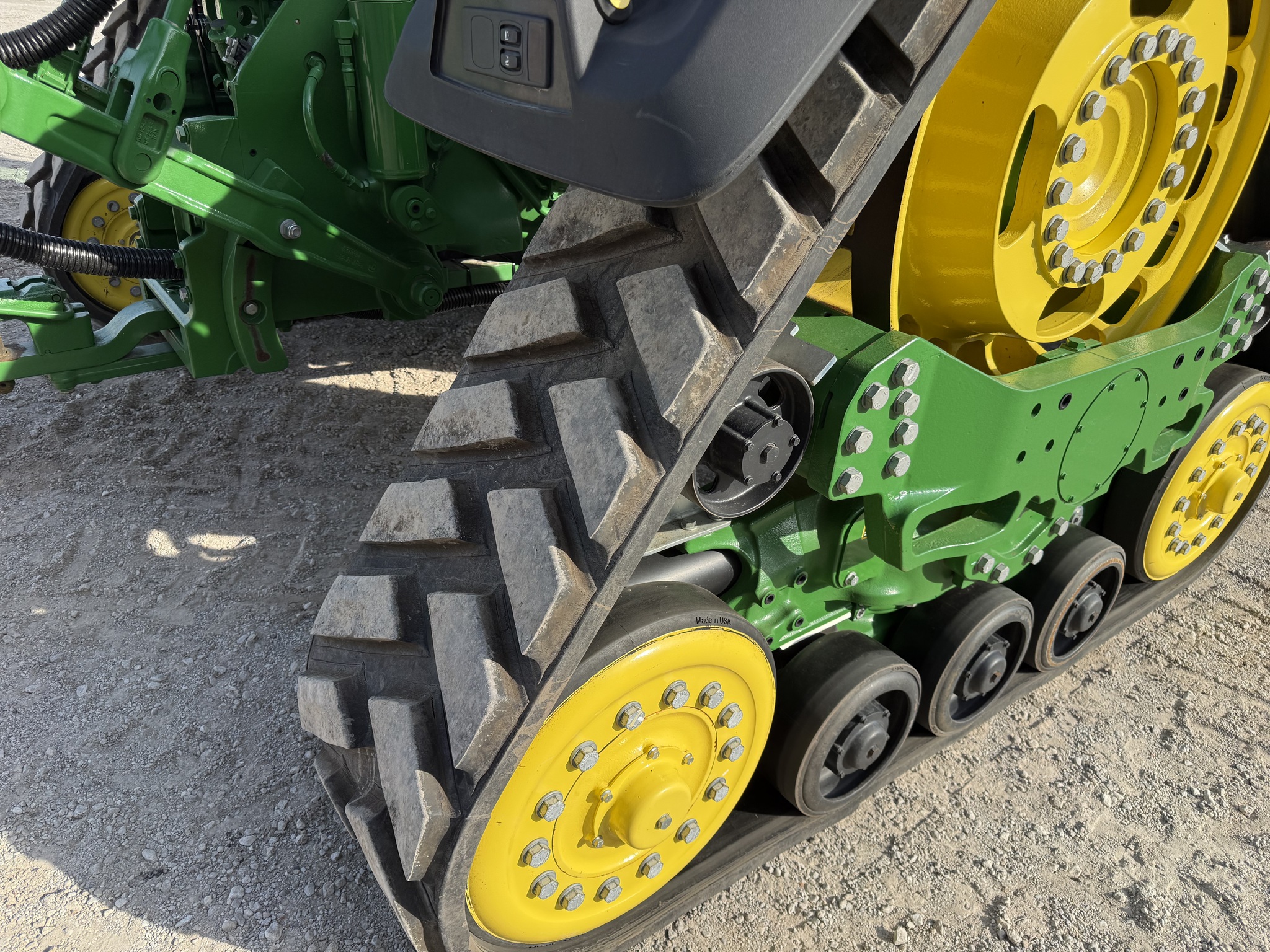  2021 John Deere 8RX 370 at Heritage Tractor in Pontiac, IL