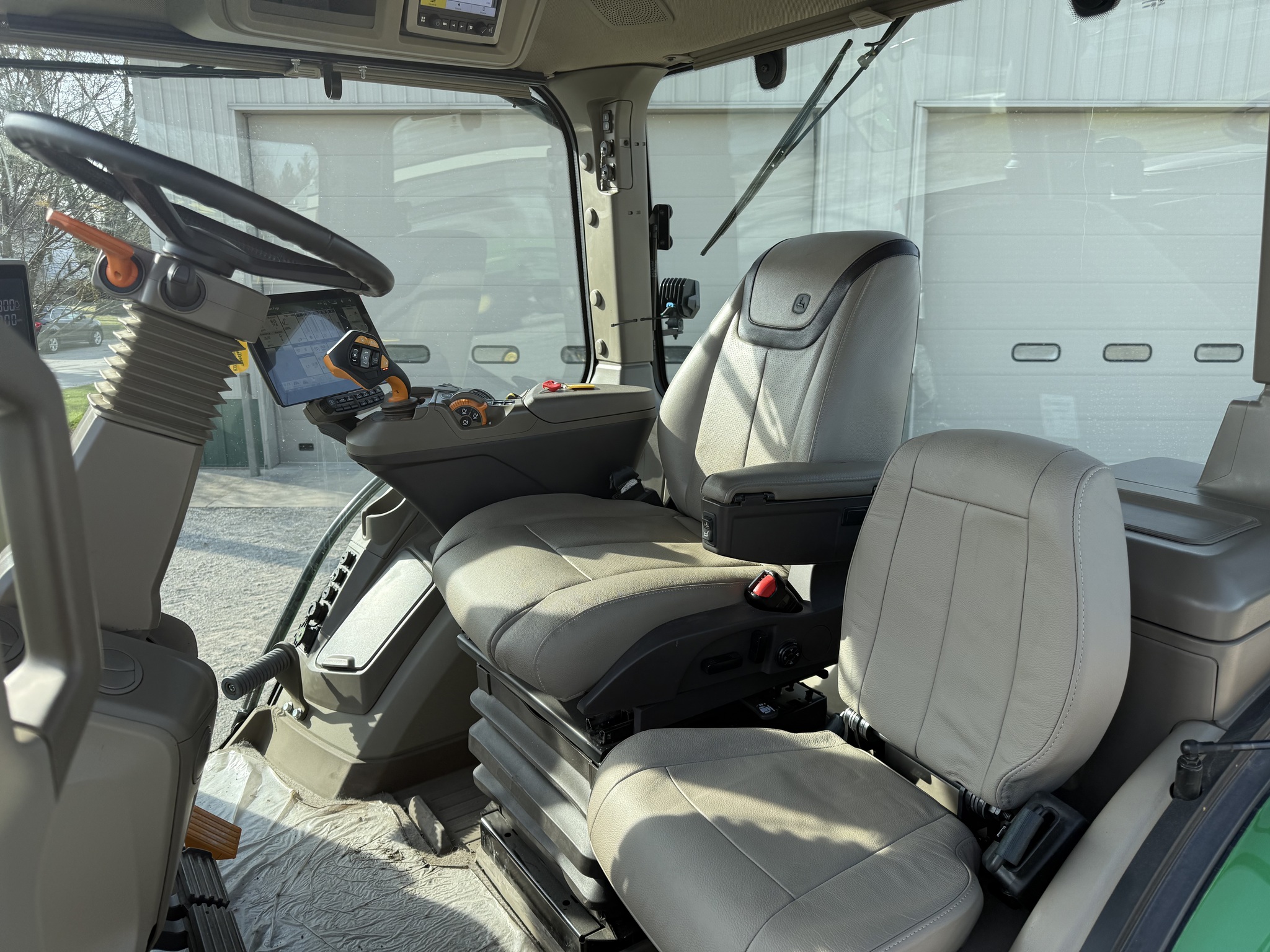  2021 John Deere 8RX 370 at Heritage Tractor in Pontiac, IL