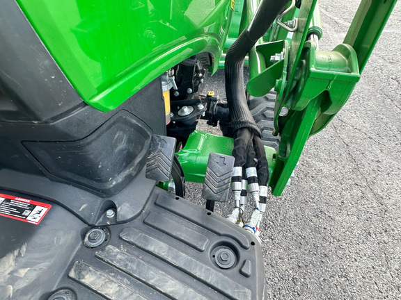 2022 John-Deere 1023E