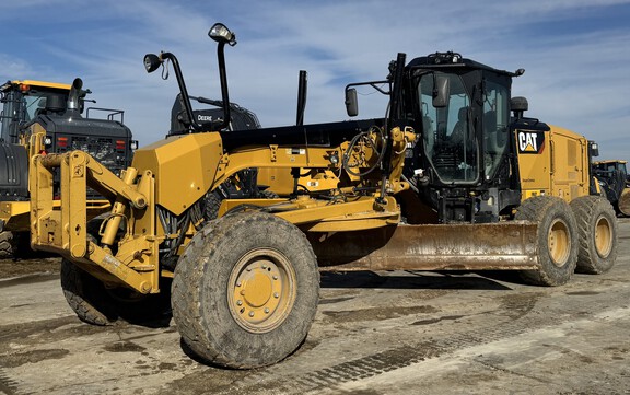 Photo of a 2016 Caterpillar 12M3 AWD