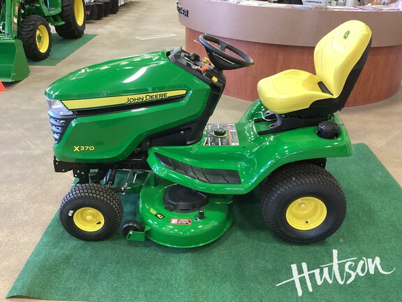 Photo of 2025 John Deere X370