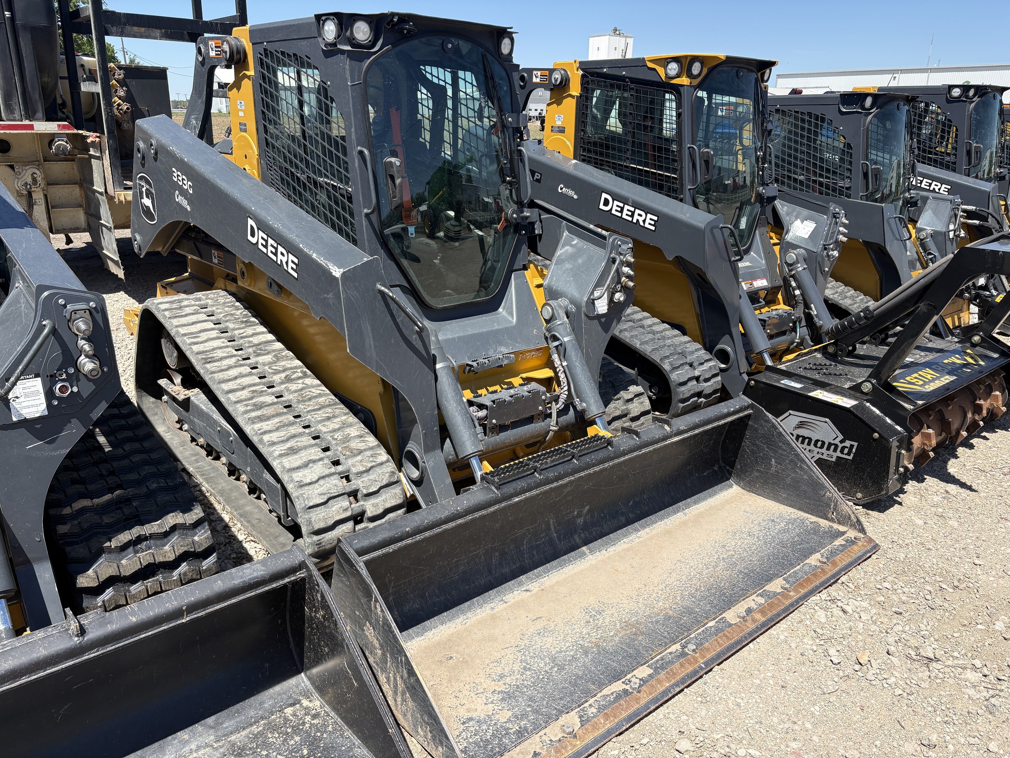 2022 John Deere 333G Image 1