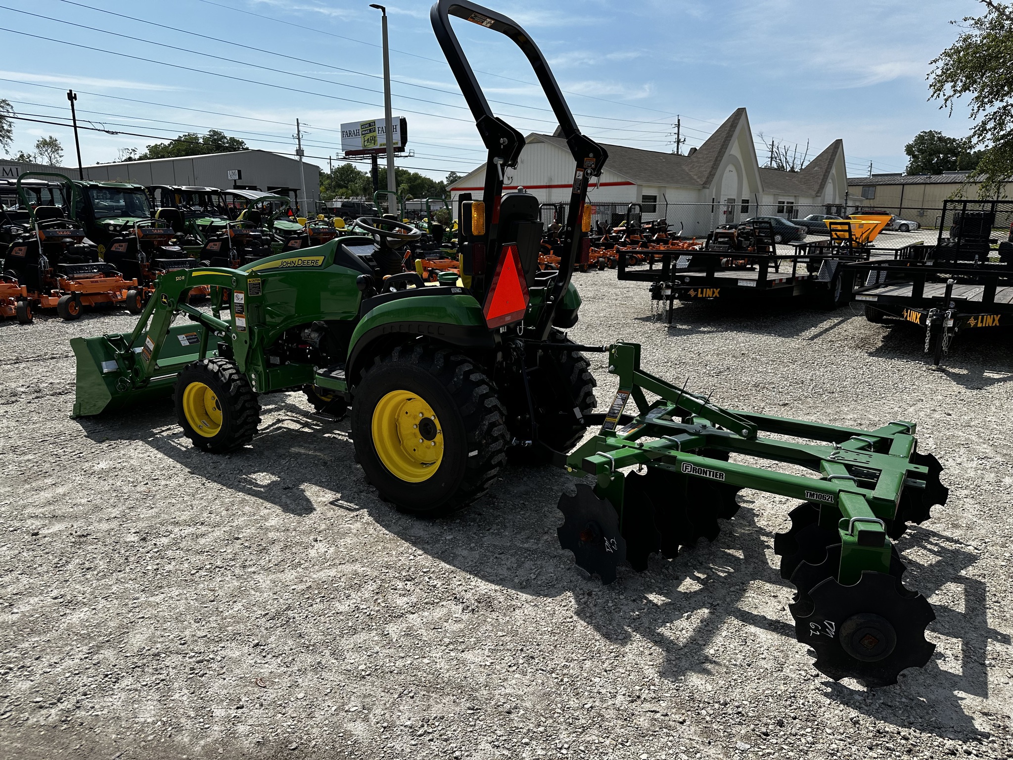 2026 John Deere 2025R Image 6