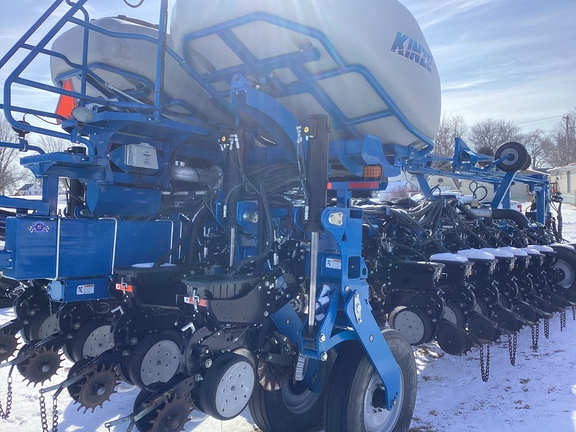  Kinze 4900 - Photo9