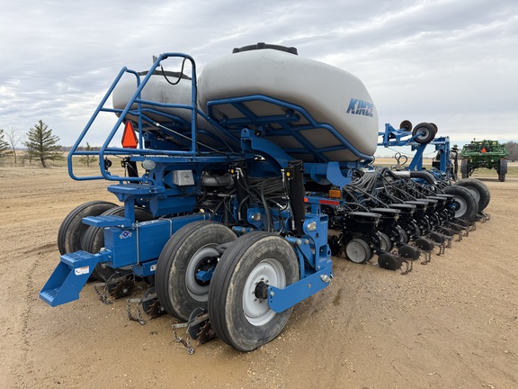  Kinze 4900 - Photo3