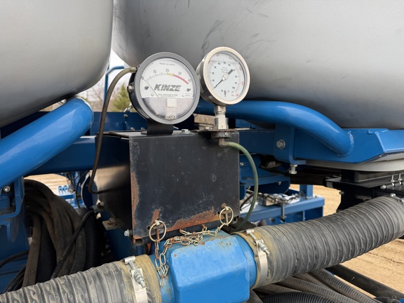  Kinze 4900 - Photo29