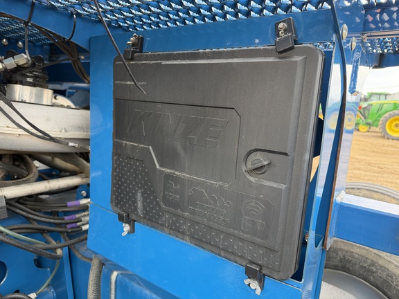  Kinze 4900 - Photo33