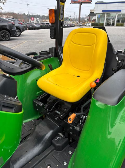 2025 John Deere 3025E Image 4