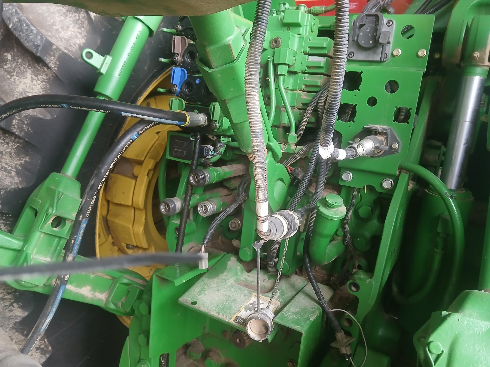 2013 John Deere 7230R Image 5