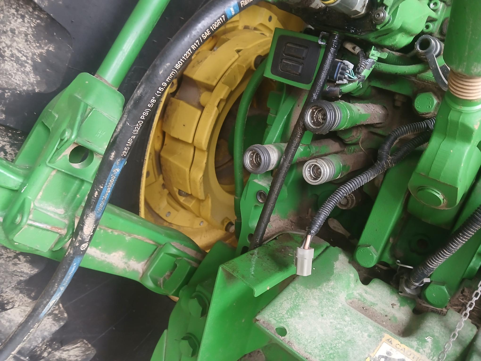 2013 John Deere 7230R Image 6