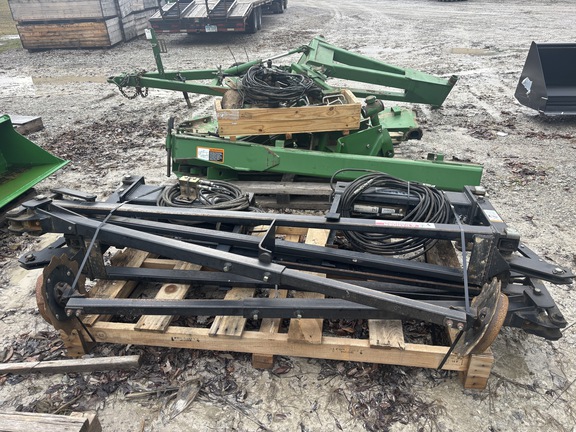 Used 2000 John Deere 1560 Tandem Hitch Attachments: Drill at Koenig Equipment in Anna, OH - Photo8