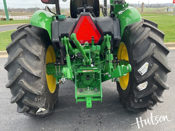 Photo of 2025 John Deere 5060E