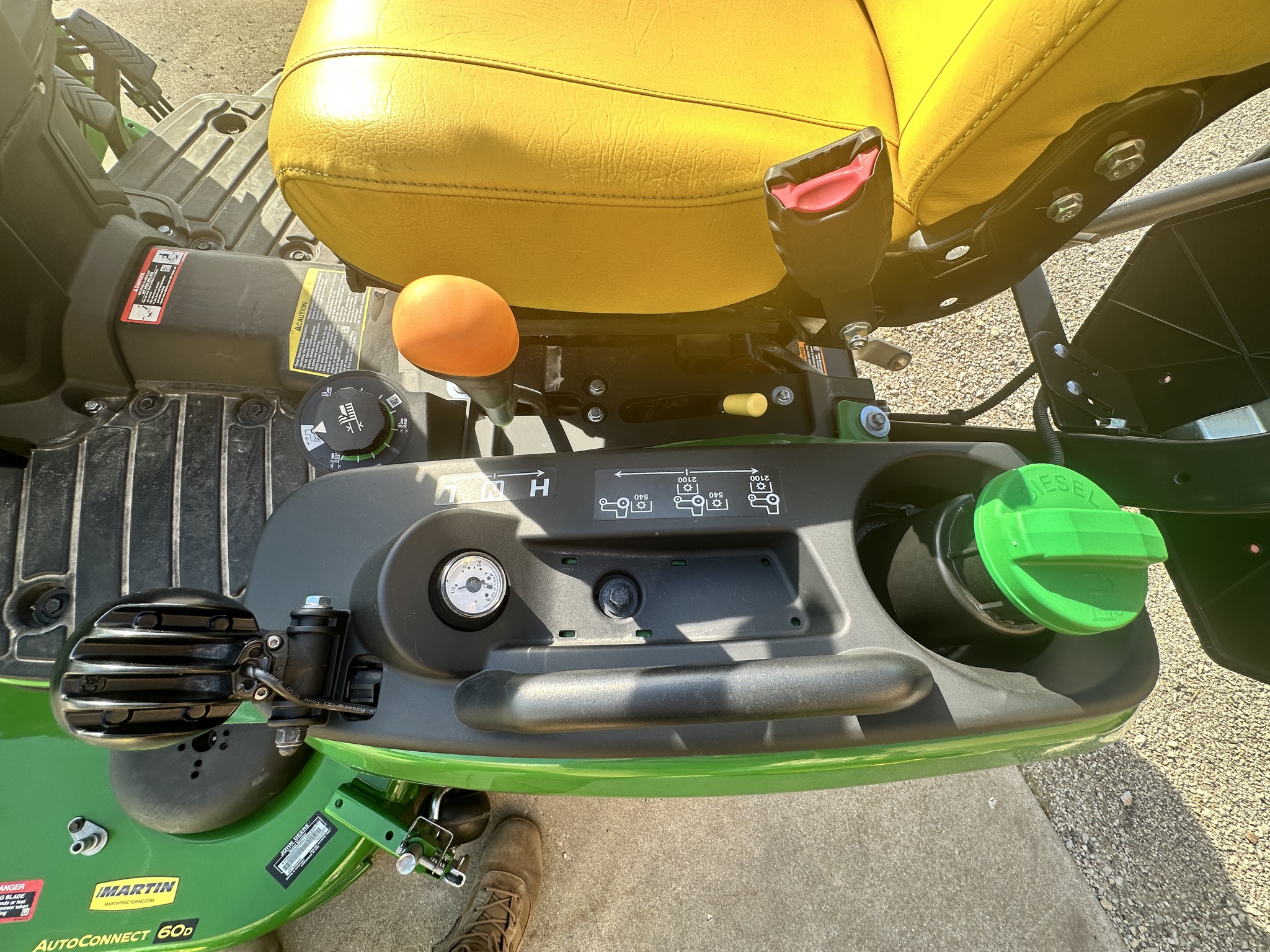  2024 John Deere 1025R at Heritage Tractor in Lexington, IL