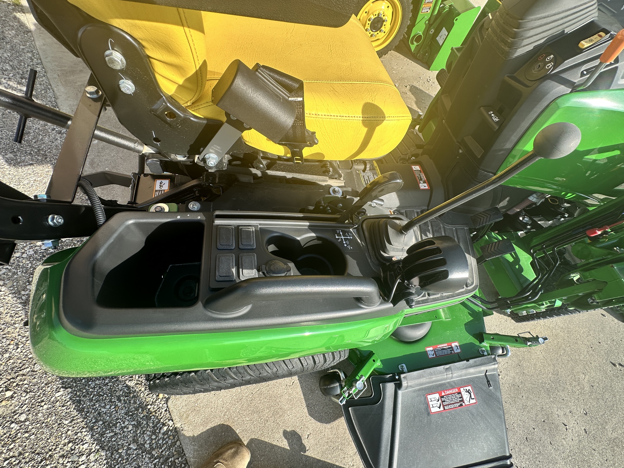  2024 John Deere 1025R at Heritage Tractor in Lexington, IL