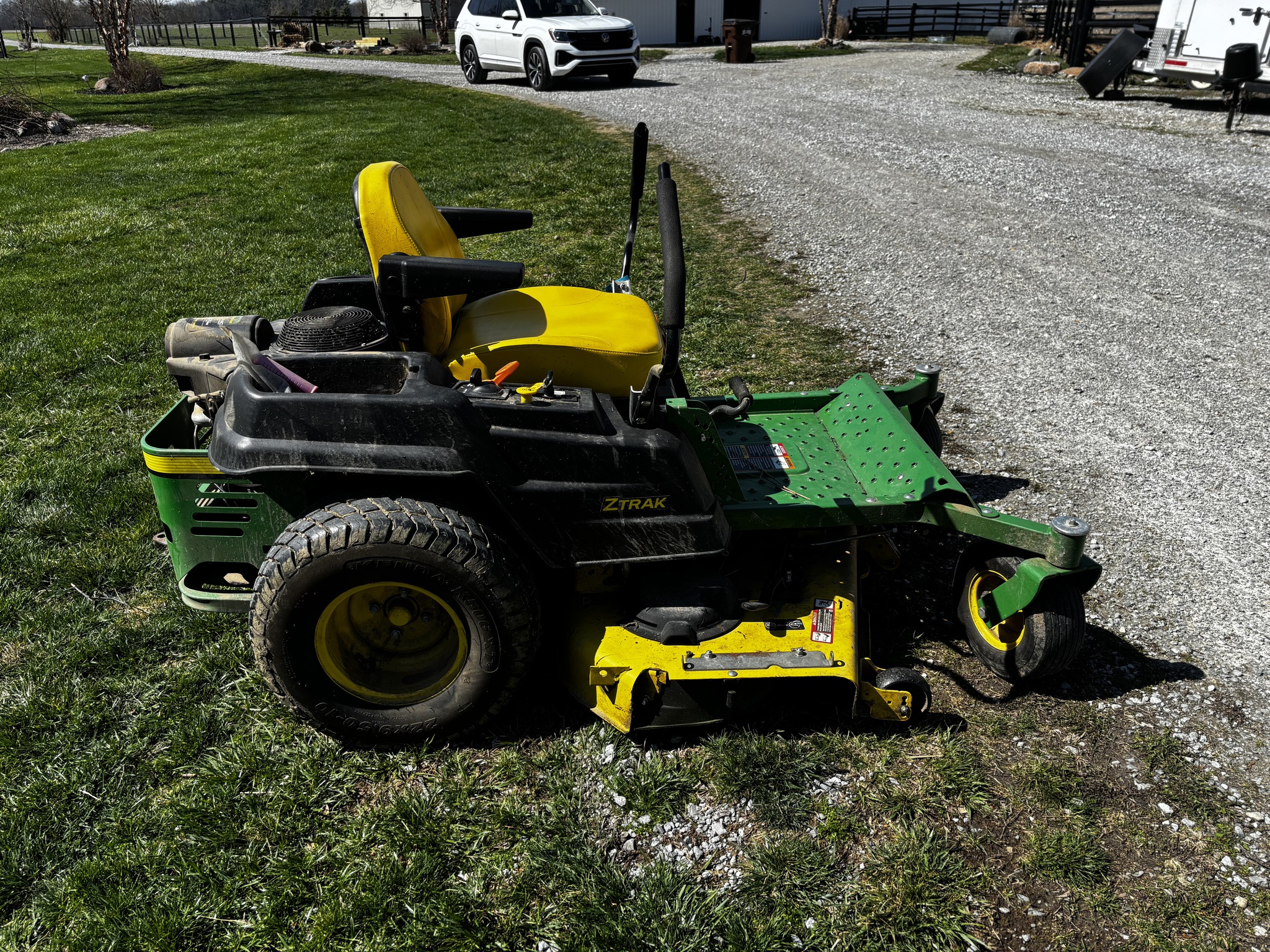 Used 2019 John Deere Z535M Zero Turn Mowers at Koenig Equipment in Tipp City, OH - PhotoXL3