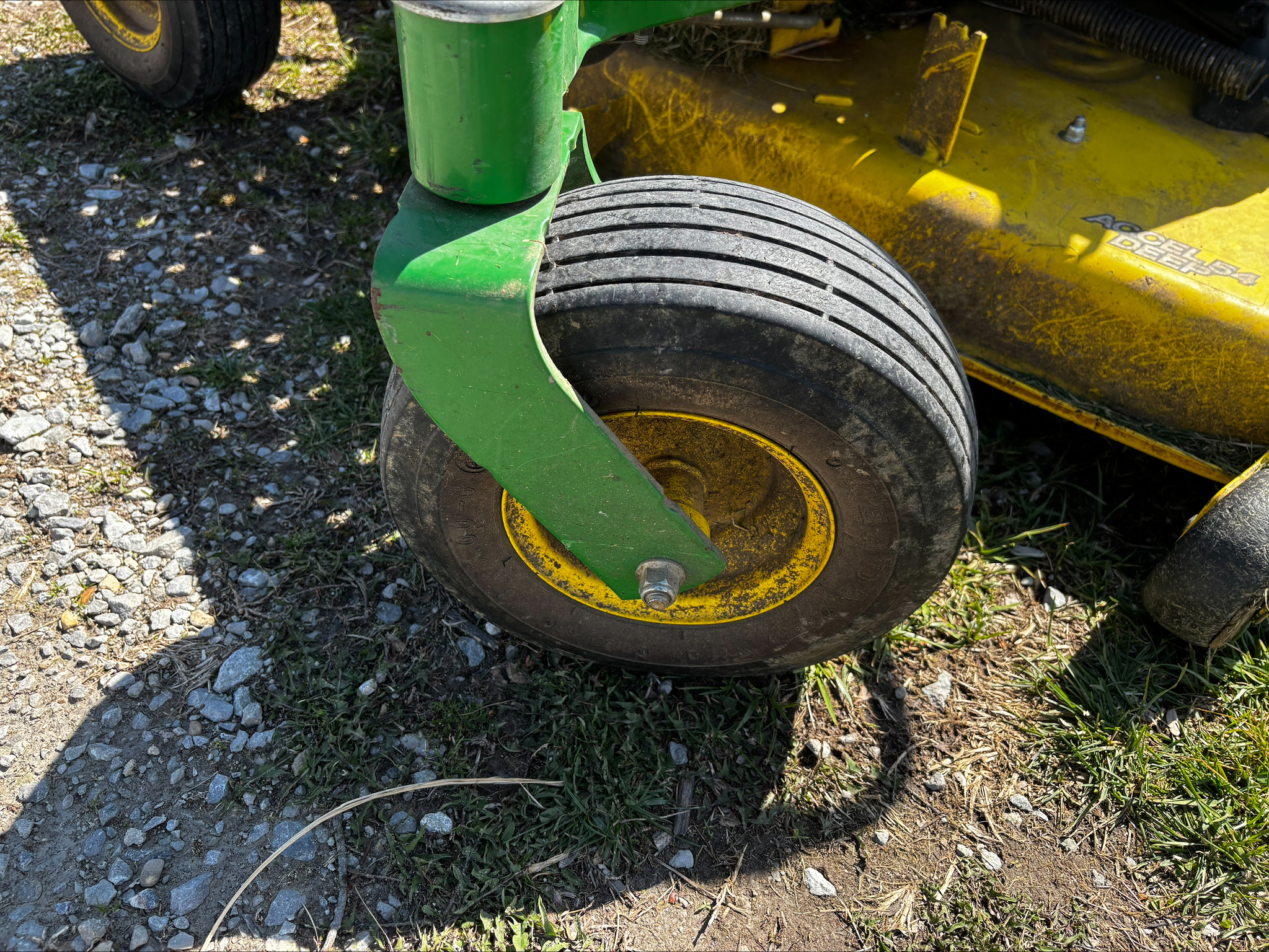 Used 2019 John Deere Z535M Zero Turn Mowers at Koenig Equipment in Tipp City, OH - PhotoXL11