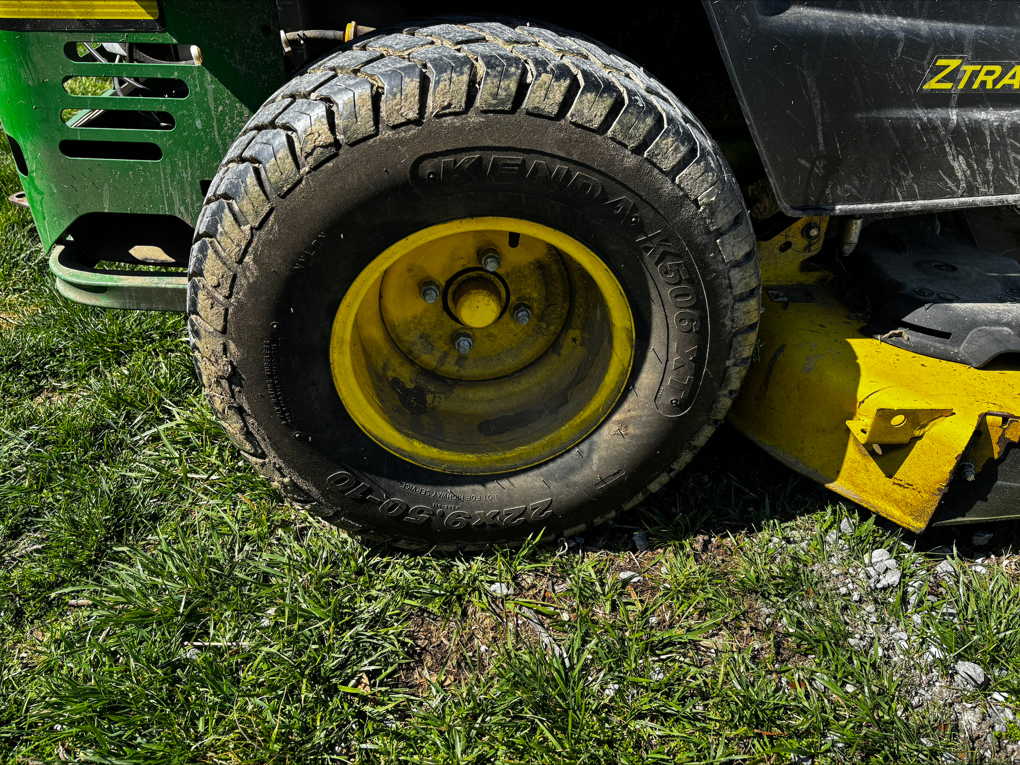 Used 2019 John Deere Z535M Zero Turn Mowers at Koenig Equipment in Tipp City, OH - PhotoXL8