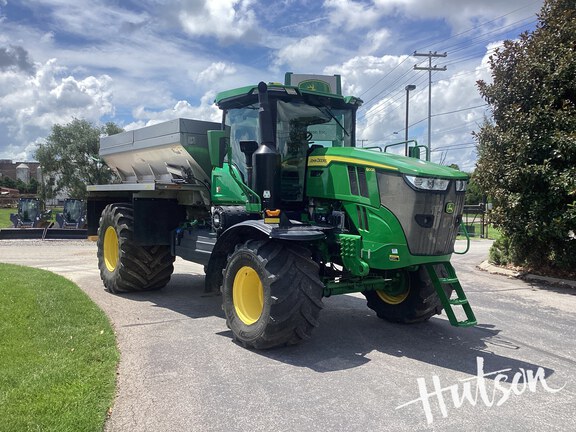 Photo of 2023 John Deere 800R