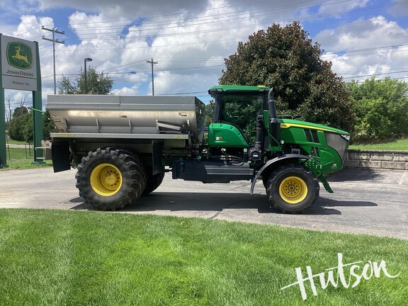 Photo of 2023 John Deere 800R