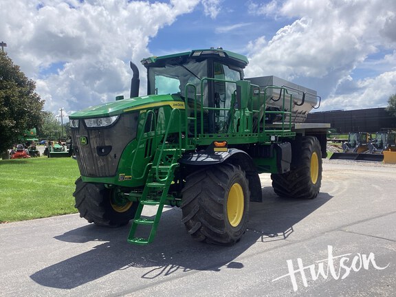 Photo of 2023 John Deere 800R