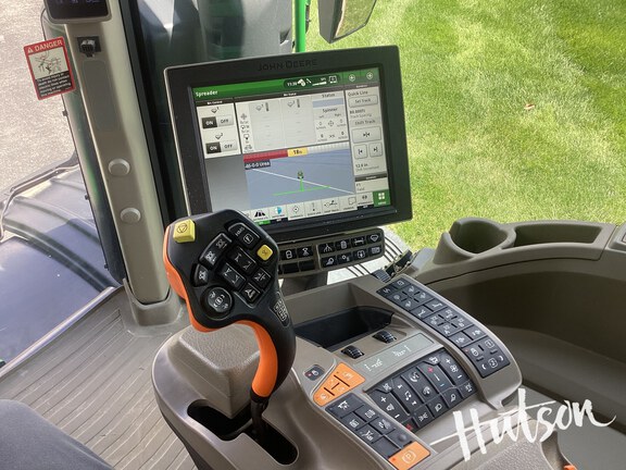 Photo of 2023 John Deere 800R